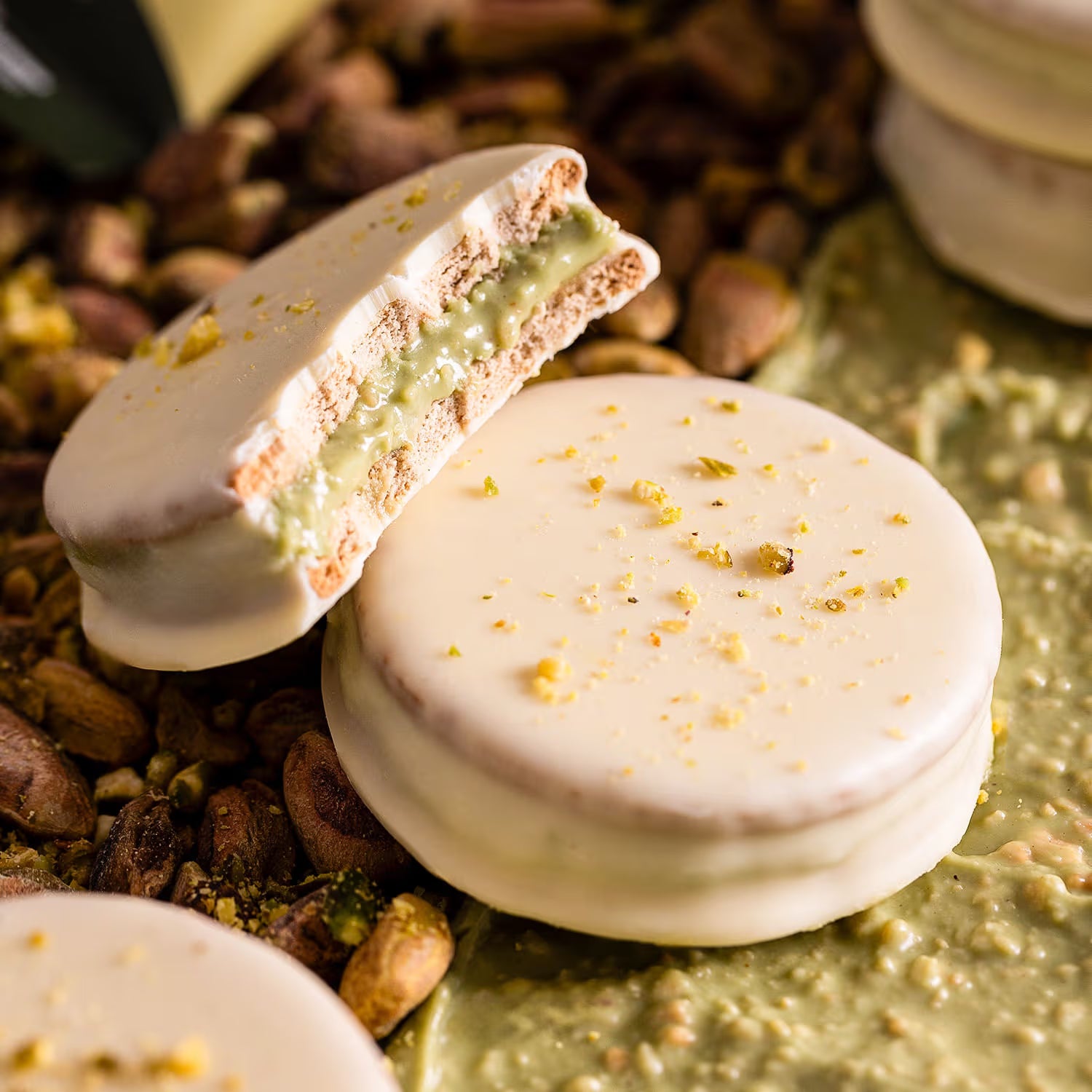 Display Alfajor Pistache com cobertura de chocolate branco - 12 Un. 35g 420g